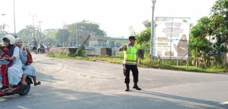 Personil polsek Sukosewu laksanakan sapa pagi