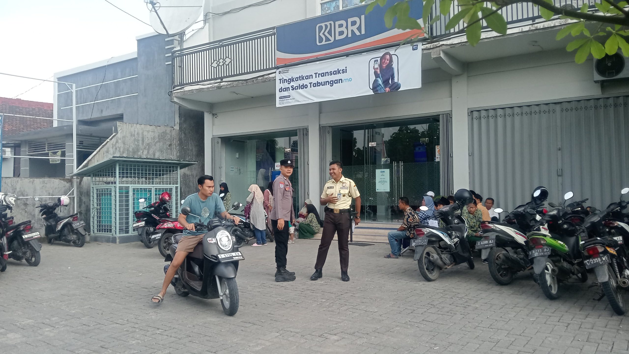 Patroli dialogis sapa Siang Polsek Gayam antisipasi gangguan Kamtibmas