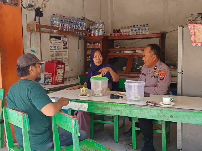 Pererat Kedekatan Dengan Warga, Anggota Polsek Dander Gelar Patroli Dialogis Sambang Desa Dander