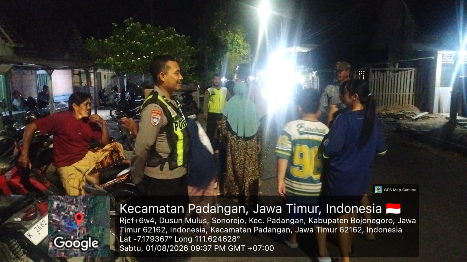Untuk Kelancaran Kegiatan Masyarakat, Polsek Padangan Melaksanakan Pengamanan Pagelaran Kesenian Reok di Desa Sonorejo