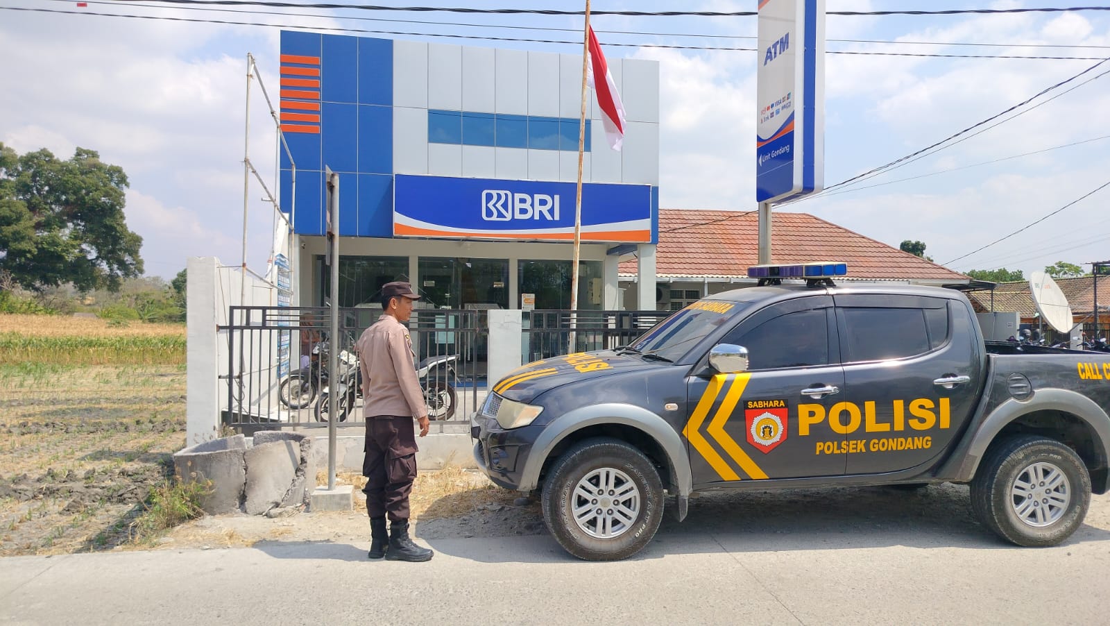 Antisipasi Gangguan Kamtibmas, Anggota Polsek Gondang Melaksanakan Patroli sapa siang Di Wilayah Kecamatan Gondang