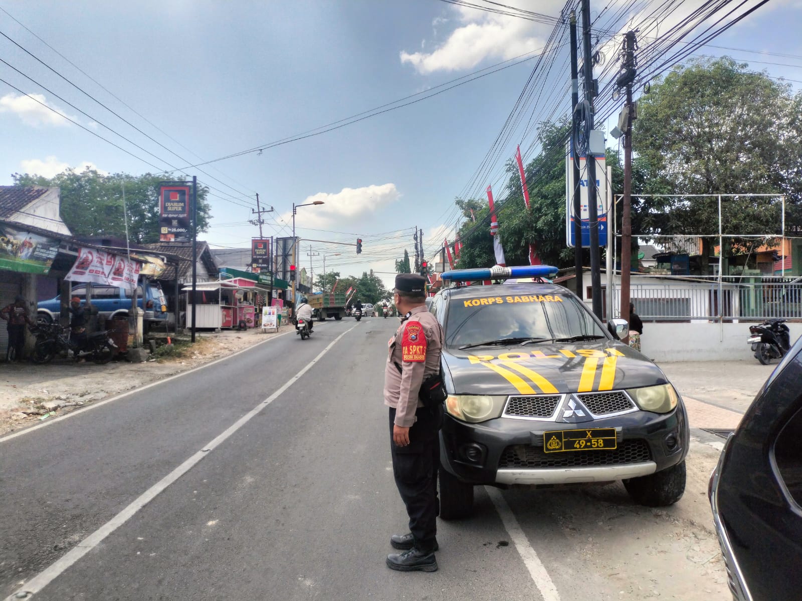 Jaga Keamanan Uang Nasabah, Anggota Polsek Dander Patroli Obvit Perbankan BRI Dander