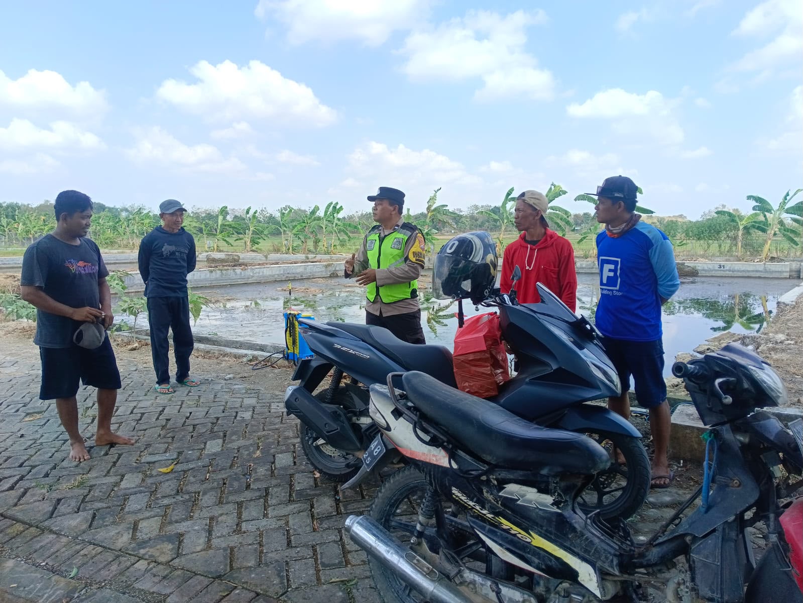 PATROLI DIALOGIS, POLSEK SUMBERREJO PERKUAT SINERGI DAN HARKAMTIBMAS BERSAMA WARGA