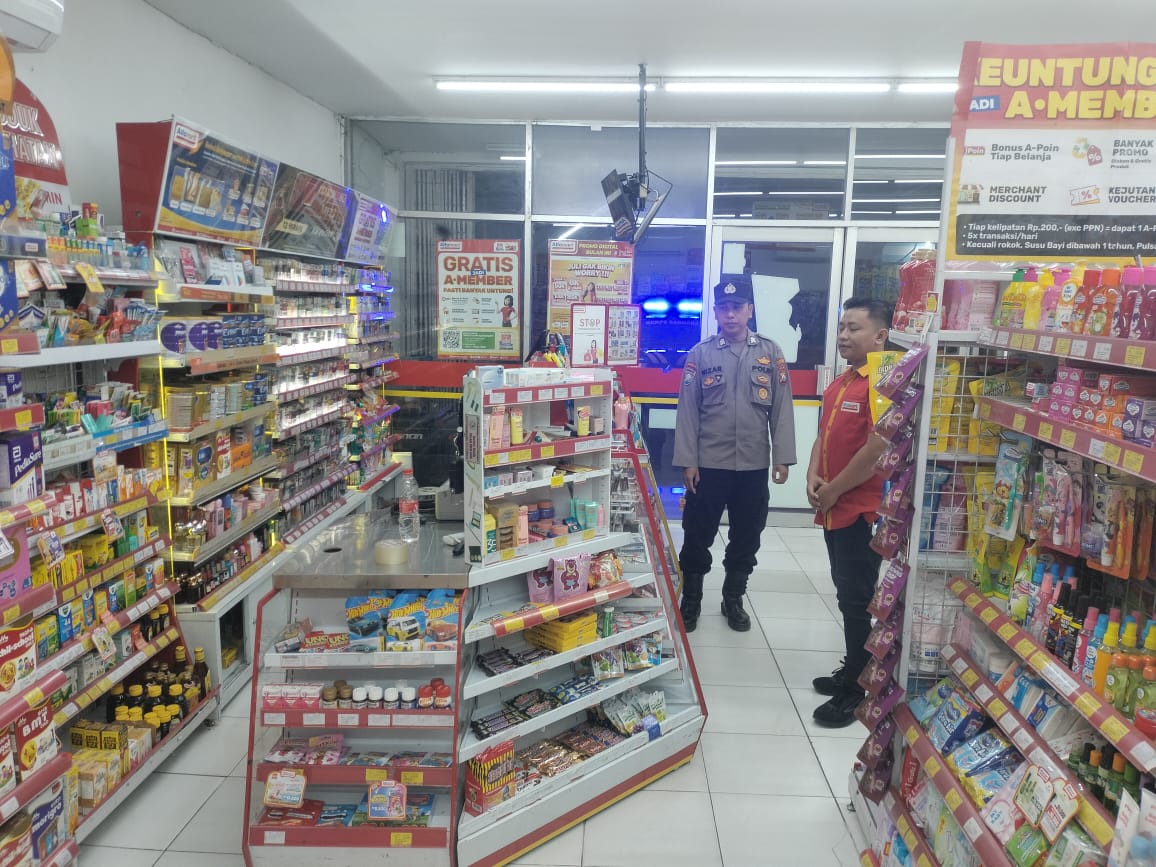 Tingkatkan Keamanan Malam Hari, Anggota Polsek Dander Gelar Patroli "Sapa Malam