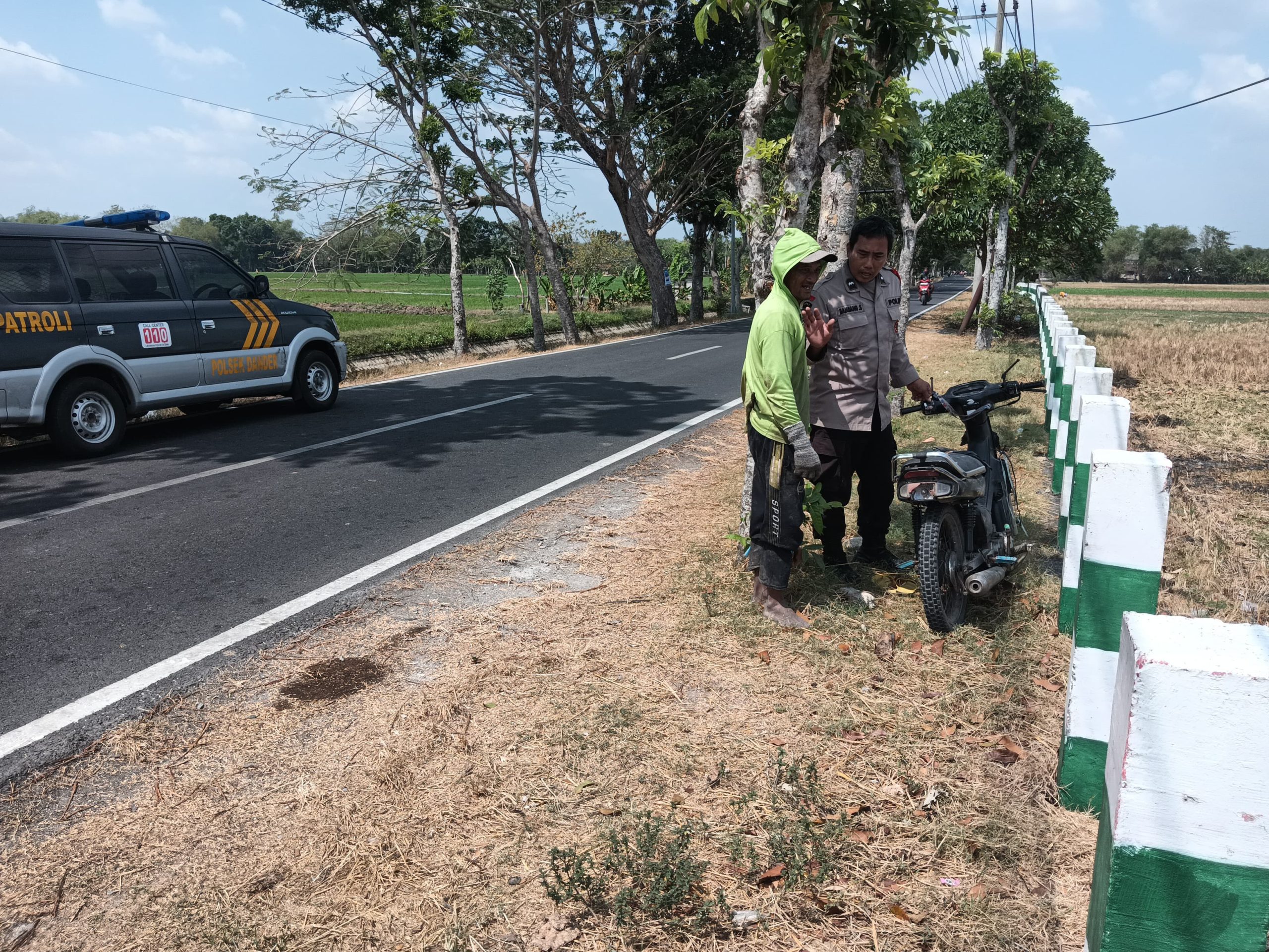 Antisipasi Curanmor, Anggota Polsek Dander Berikan Himbauan Kepada Petani