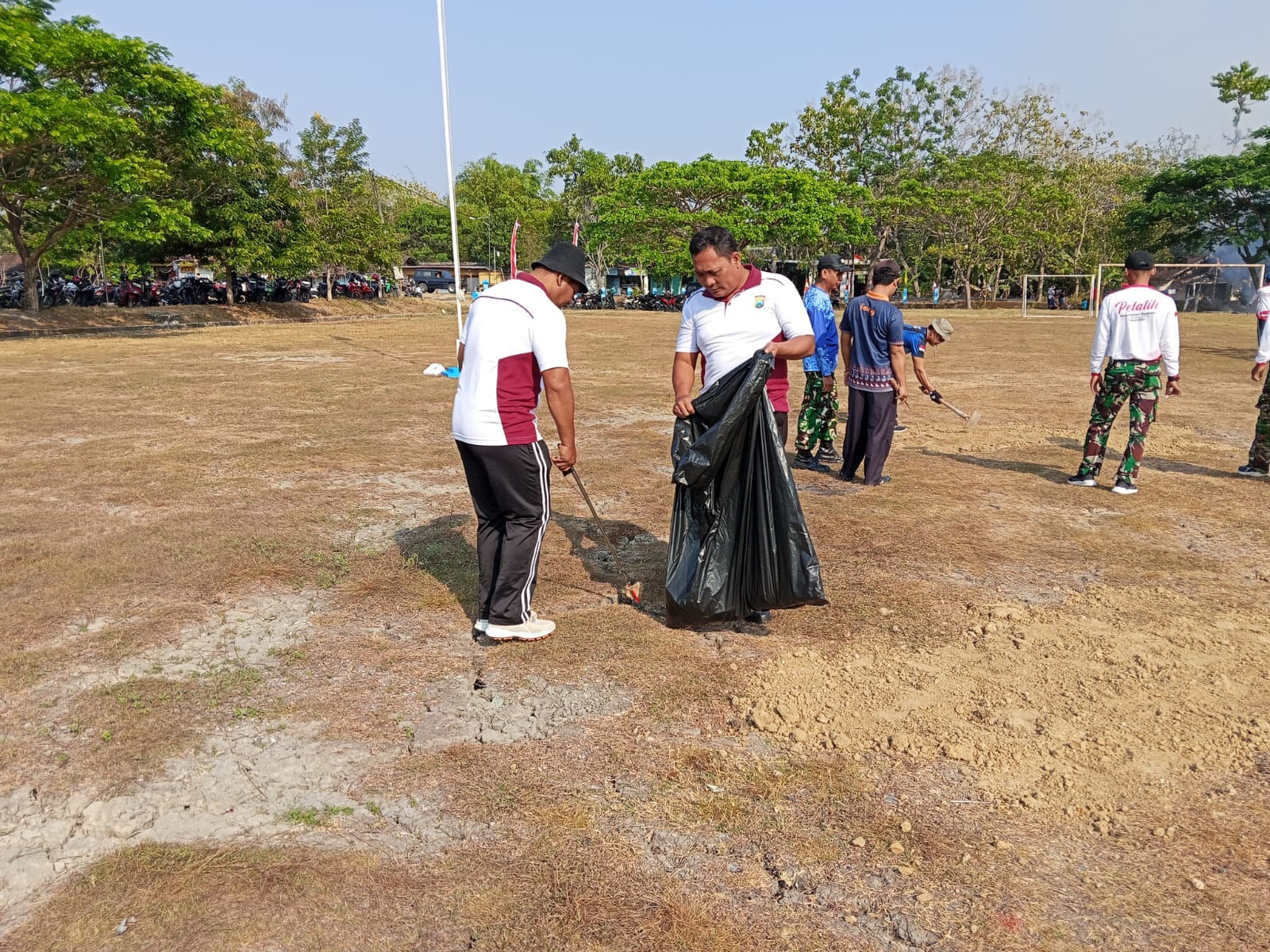 FORPIMCAM NGASEM MELAKSANAKAN GIAT JUM'AT BERSIH