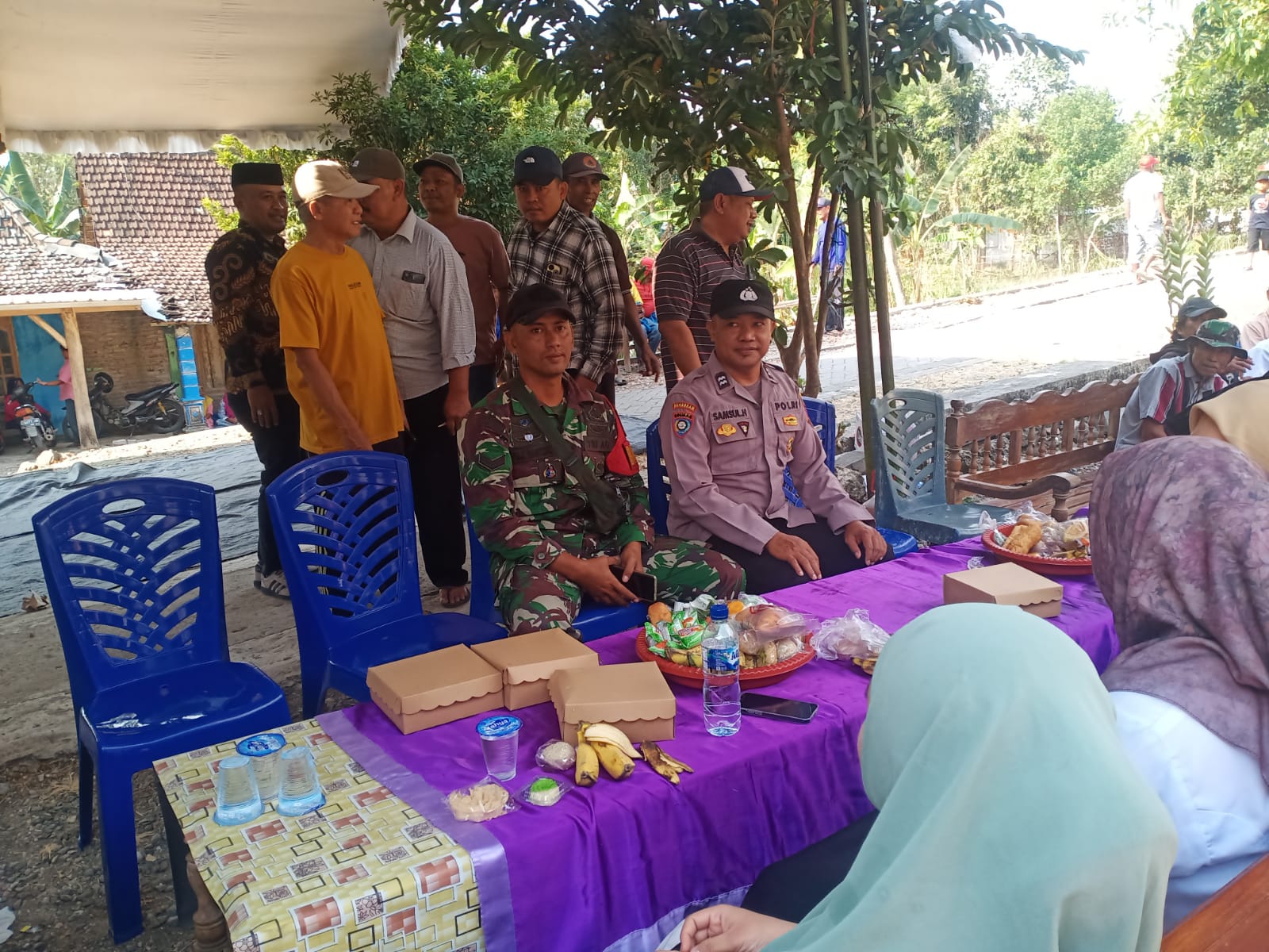 Patroli dialogis sapa Siang Polsek Gayam  antisipasi gangguan Kamtibmas