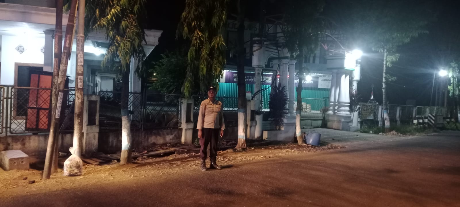 Harkamtibmas Polsek Ngasem Gelar Patroli Dini Hari