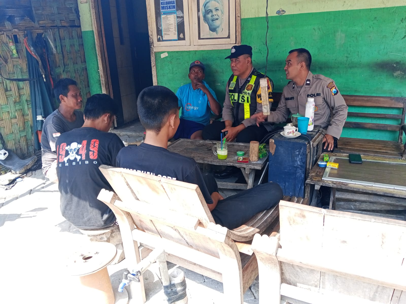 Ps. Kanit Binmas Polsek Kanor Sambang Warga