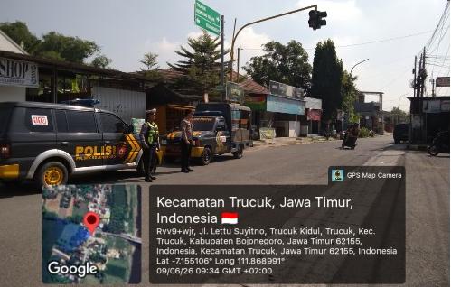 Patroli Bersinggungan, Polsek Bojonegoro Kota dan Polsek Trucuk Perkuat Sinergi Jaga Kamtibmas