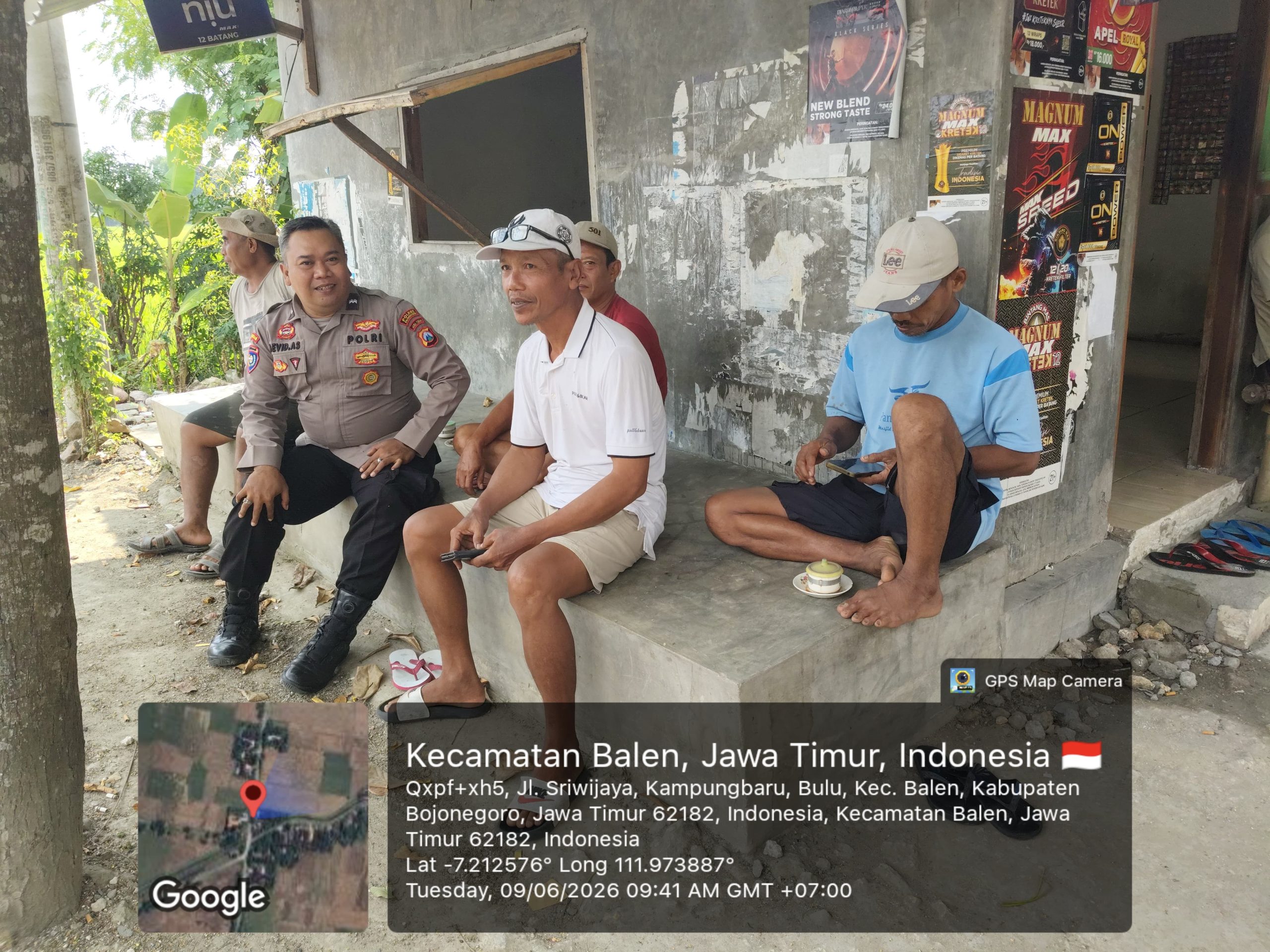 Bhabinkamtibmas sampaikan perkembangan situasi kamtibmas sekaligus titip imbauan pada tokoh masyarakat