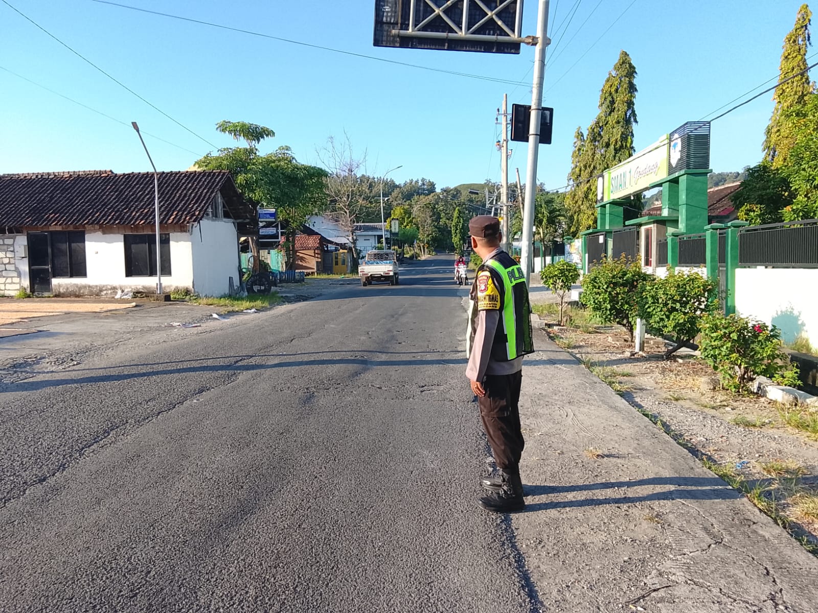 Polsek Gondang Melaksanakan Program Sapa Pagi