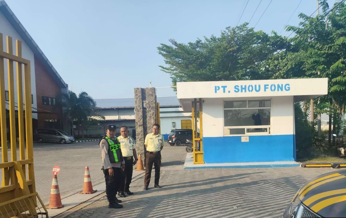 Tingkatkan Patroli Sapa Siang Anggota Polsek Sumberrejo Cegah Kejahatan Agar Kamtibmas Terjaga