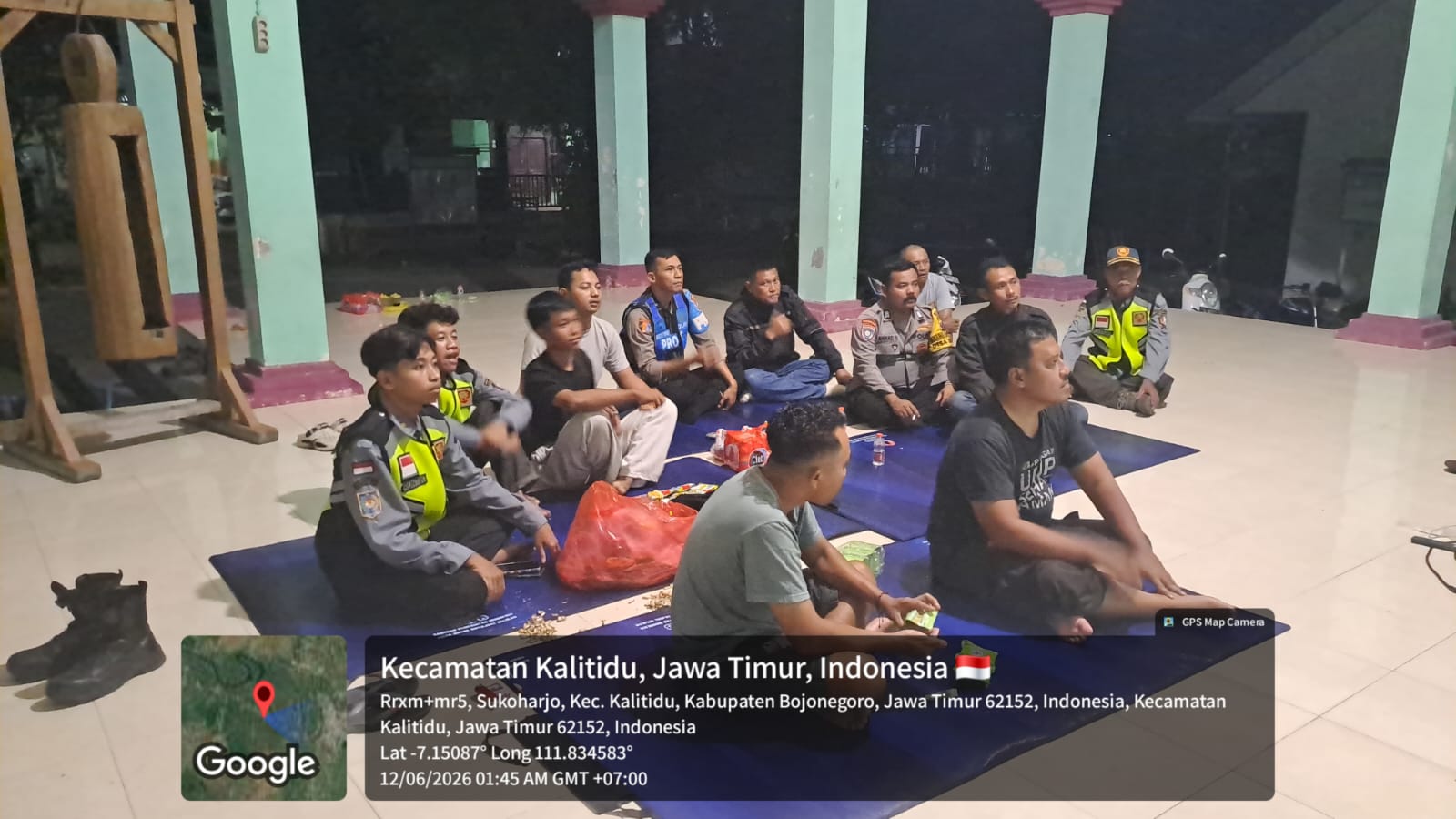 Semarakan Fifa World Cup 2026, Polsek Kalitidu Gelar Nobar Bersama Warga Masyarakat