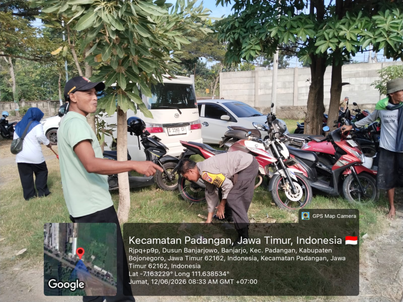 Bhabinkamtibmas Polsek Padangan gelar Kerja Bakti Bersama Warga Wujudkan Lingkungan Bersih dan Asri