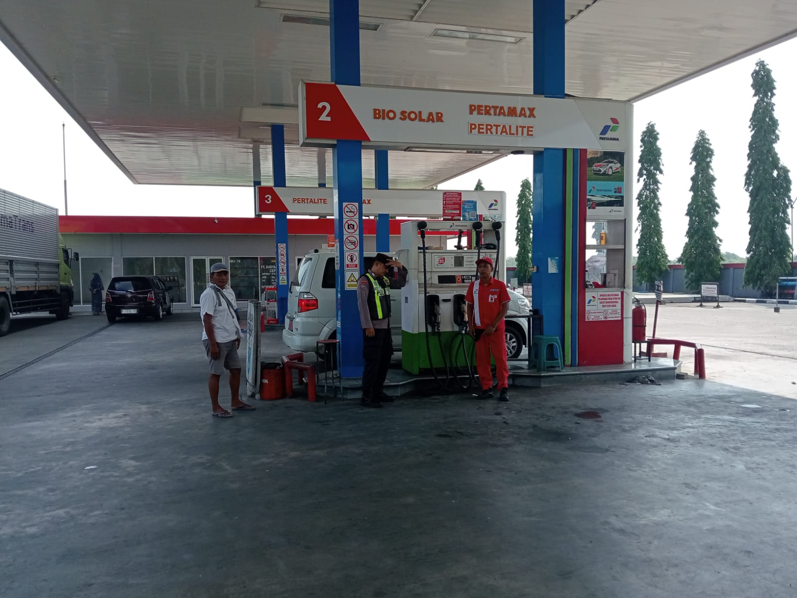 Antisipasi Dampak Kenaikan Harga BBM, Polsek Padangan Patroli di SPBU