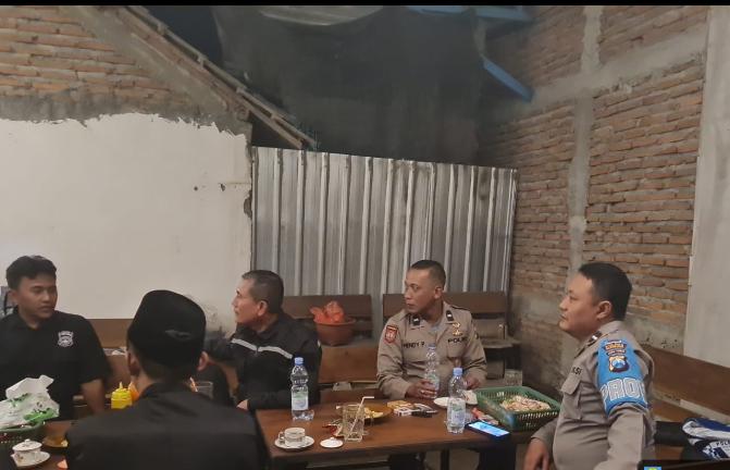Anggota Polsek Sukosewu Sambang Dialogis ,Sampaikan Imbauan Kamtibmas