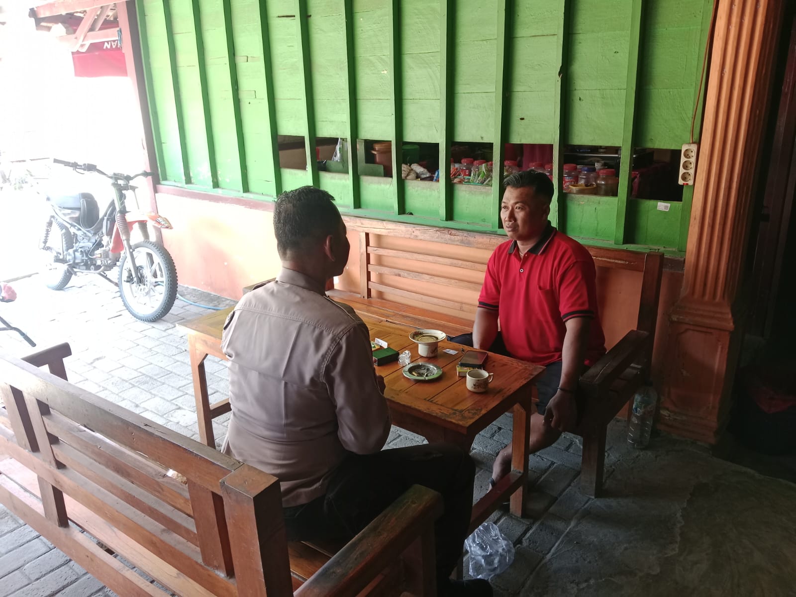 Cangkrukan Sampaikan Pesan Kamtibmas