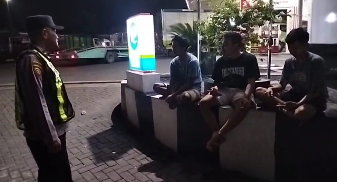 Tingkatkan Kegiatan Patroli Malam Hari, Polsek Kalitidu Wujudkan Situasi Yang Aman dan Kondusif