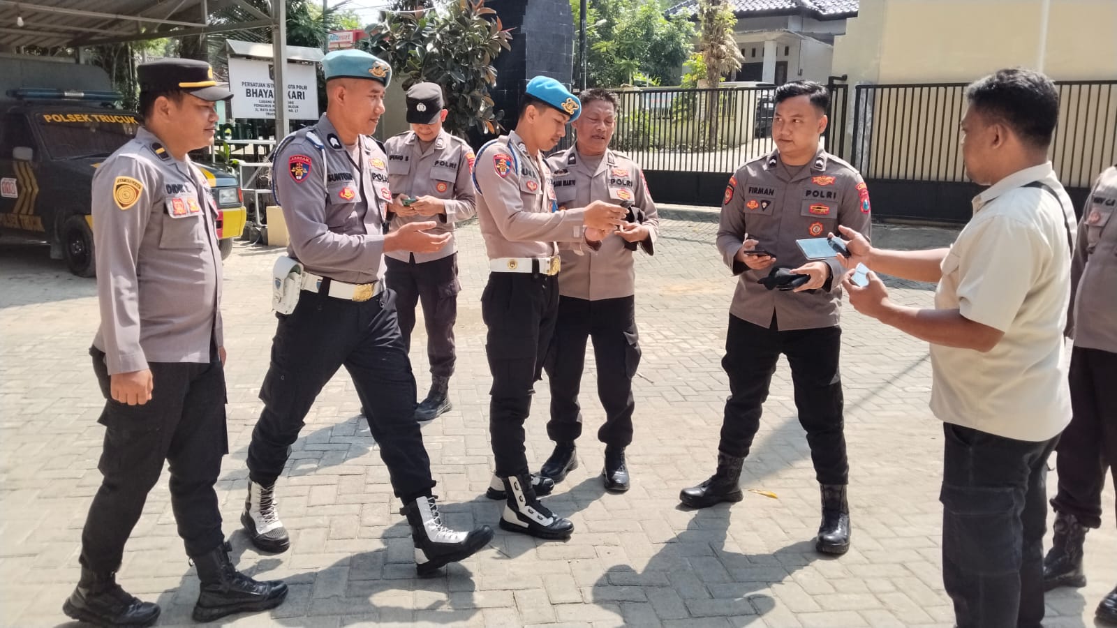 Mitigasi Pelanggaran Disiplin Personel, Si Propam Polres Bojonegoro Melaksanakan Gaktibplin Di Polsek Trucuk