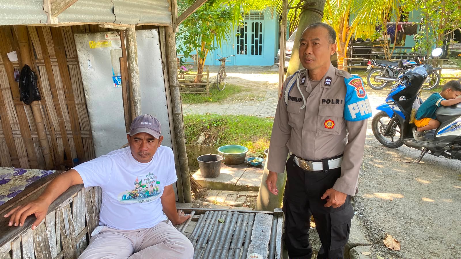 Anggota Polsek Sumberrejo Patroli Dialogis Dengan Masyarakat Antisipasi 3C