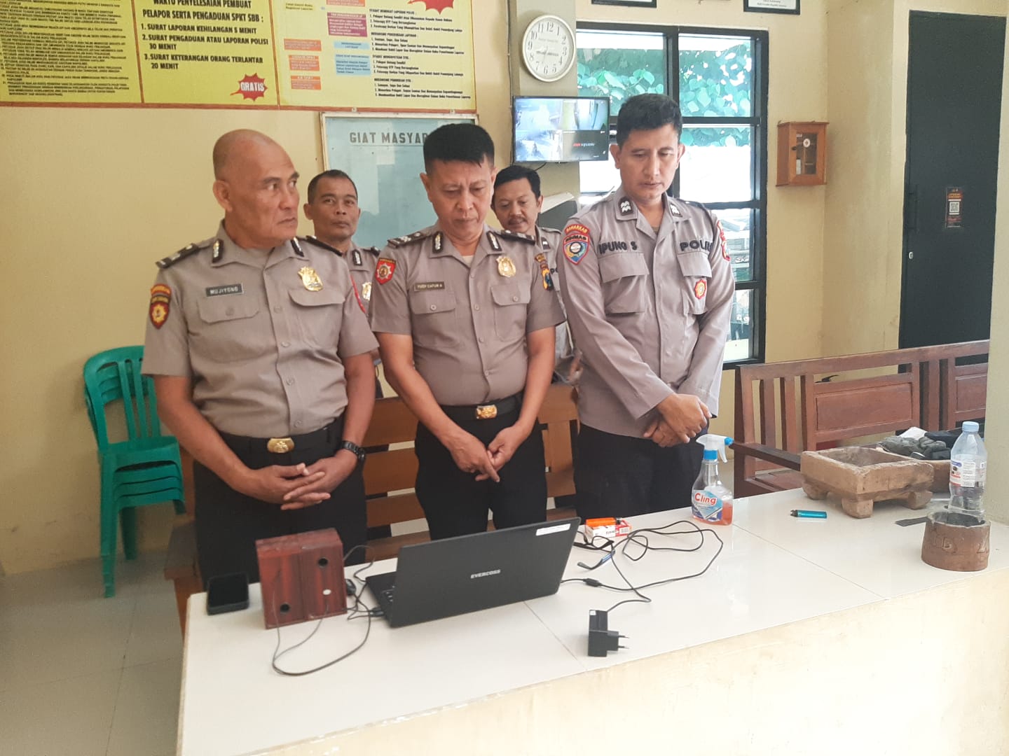 Personel Polsek Trucuk Mengikuti Zoom Binrontal Polres Bojonegoro Dan Jajaran