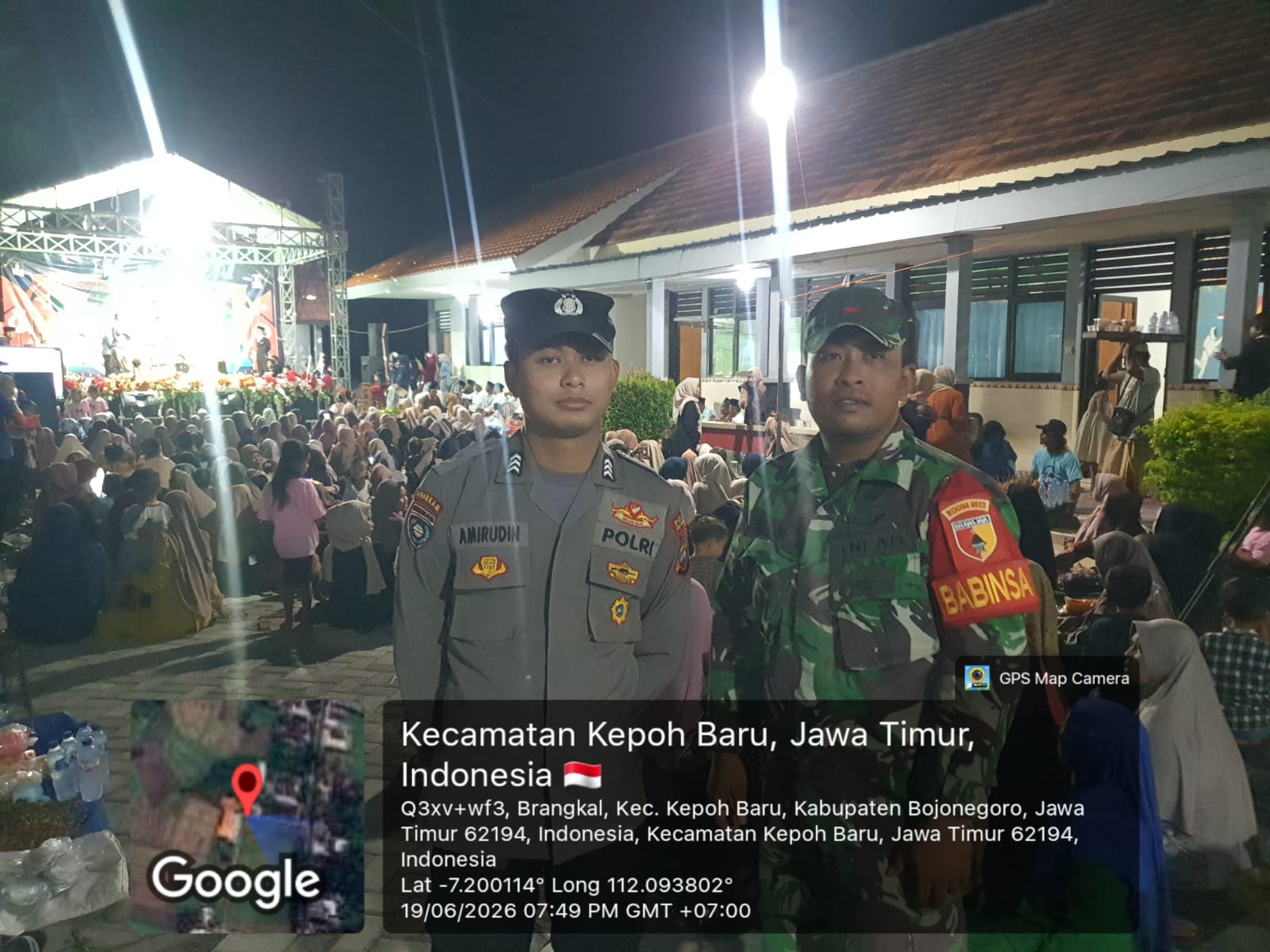 Bhabinkamtibmas Kepohbaru Amankan Giat Tasyakuran dan Pelepasan Siswa-Siswi SDN Brangkal 2