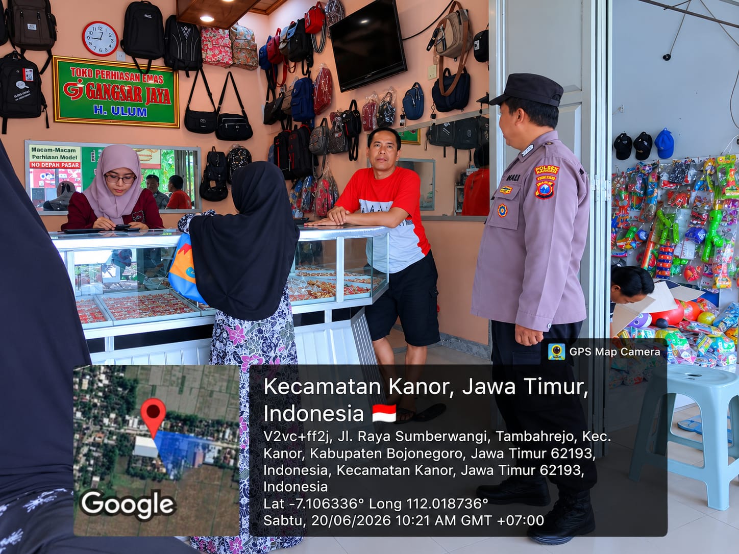 Polsek Kanor Tingkatkan Patroli dialogis di Pertokoan Emas / stand Pasar