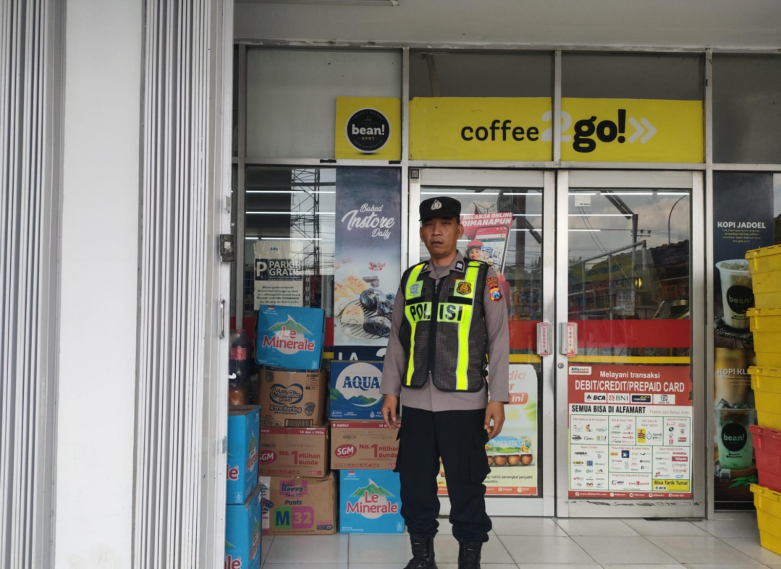 Patroli siang Hari Himbau warga Cegah 3C agar Tetap waspada Berikan rasa aman