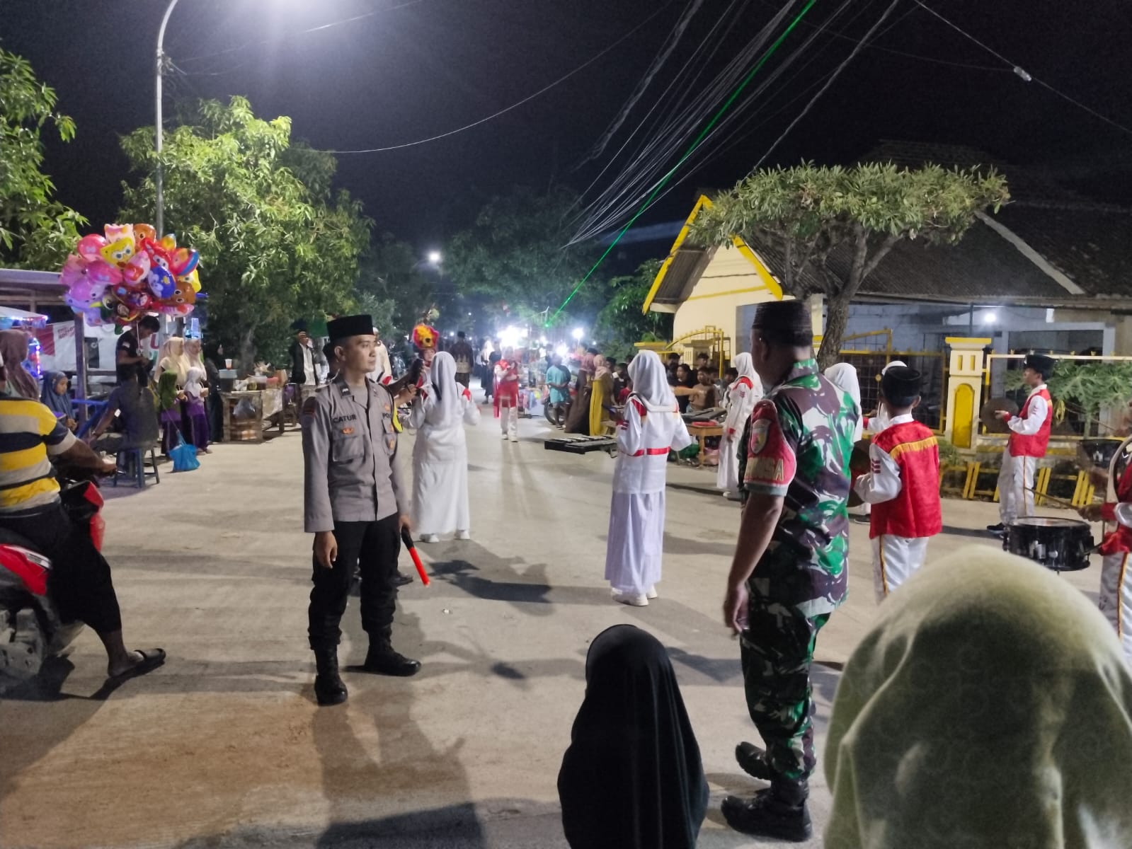 Bhabinkamtibmas & Babinsa Dander Amankan Sholawat Akbar Haflah Akhirussanah XII SMP Islam Al-Hidayah Ngumpakdalem
