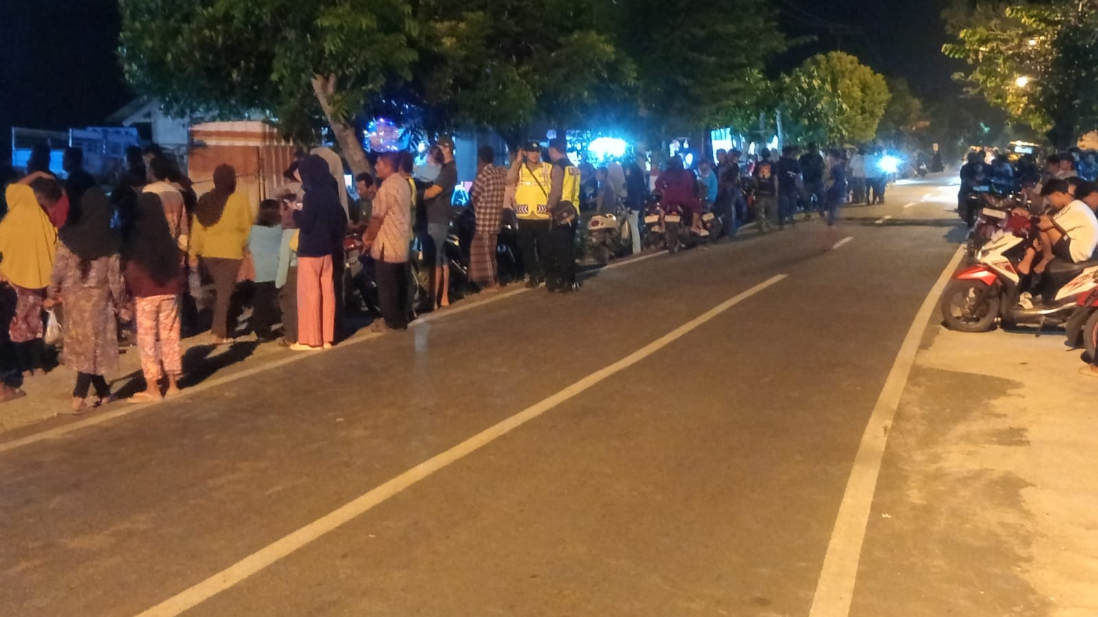 Anggota Polsek Sukosewu laksanakan Patroli Malam