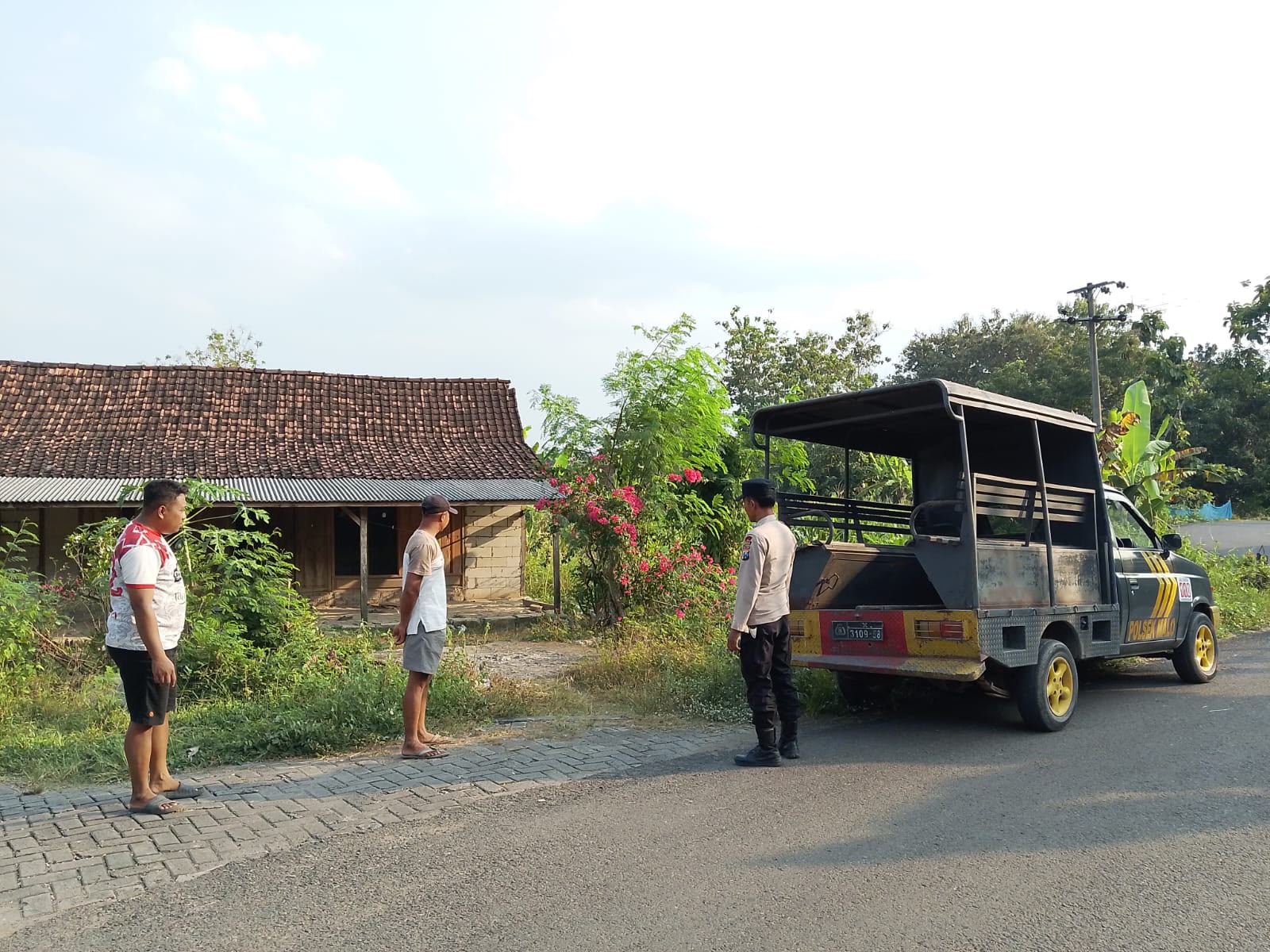 Laksanakan Patroli Sapa Siang agar situasi kamtibmas wilayah malo tetap aman dan kondusif
