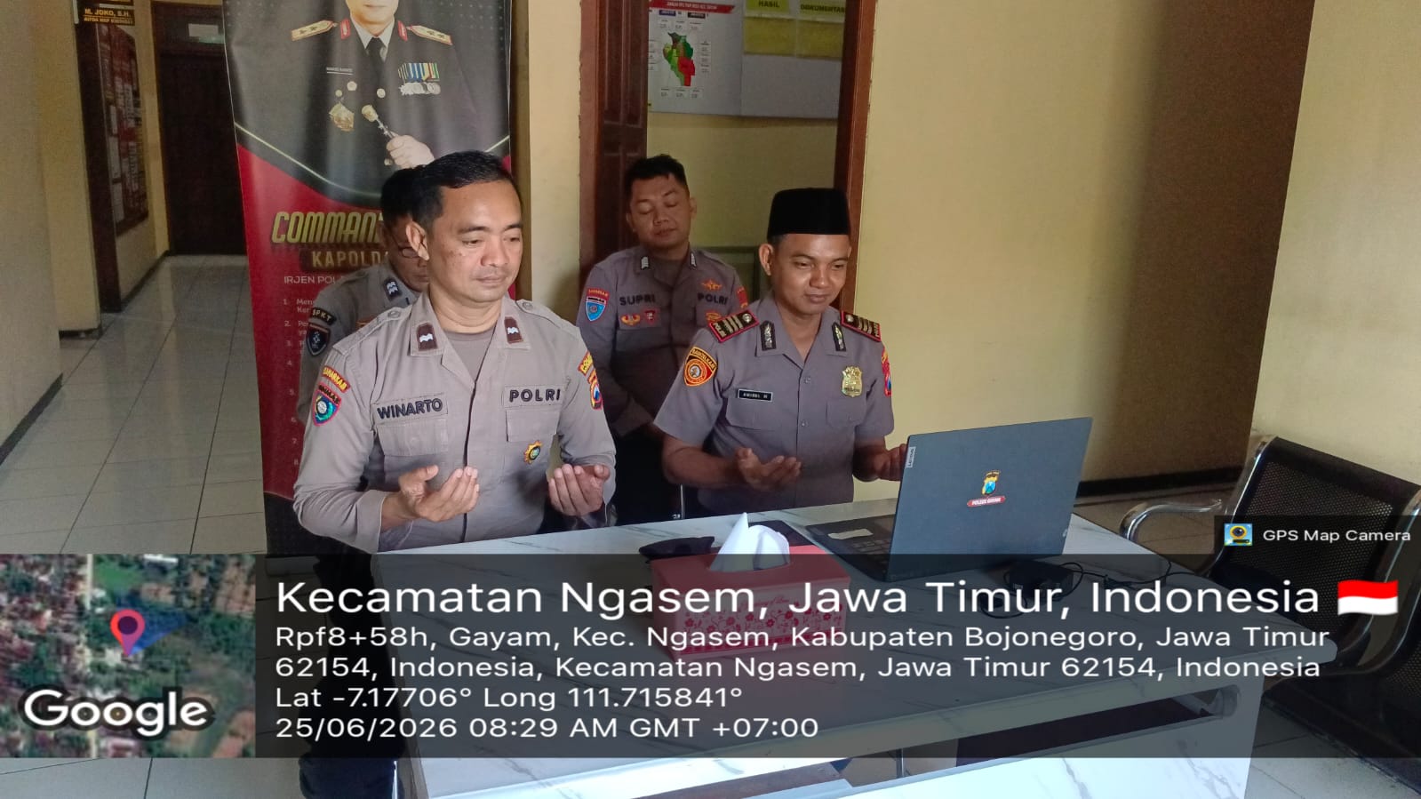 Melalui Zoom Binrohtal jajaran Polres, Polsek Gayam Tingkatkan Keimanan Dan Ketaqwaan Personelnya