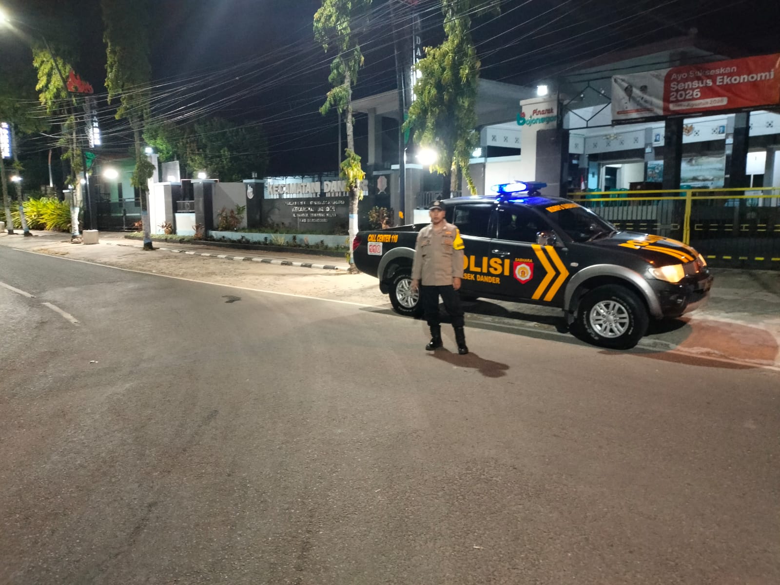 Antisipasi Gangguan Kamtibmas, Anggota Polsek Dander Gelar Patroli Wilayah Malam Hari