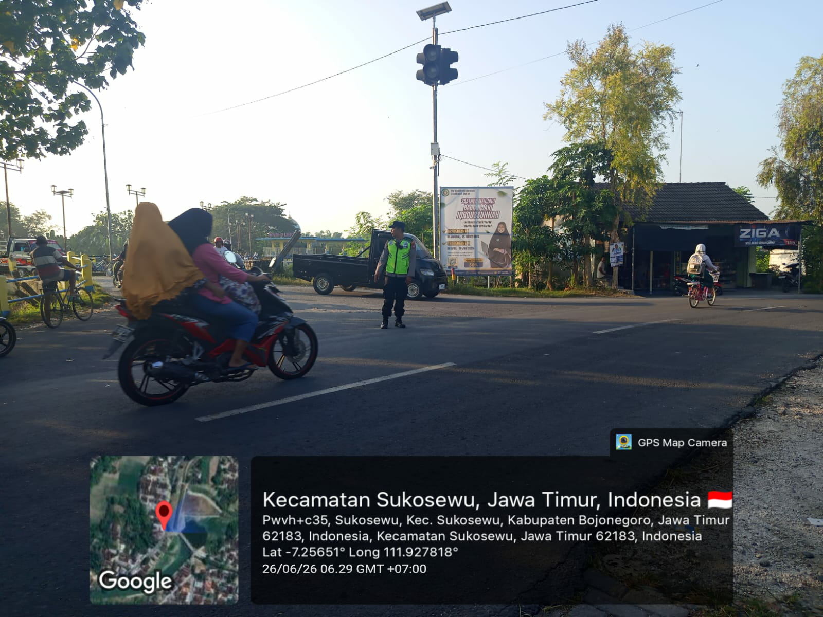 Piket jaga polsek Sukosewu laksanakan sapa pagi*