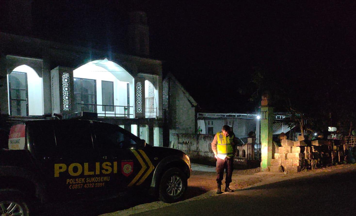 Anggota Polsek Sukosewu laksanakan Patroli Malam