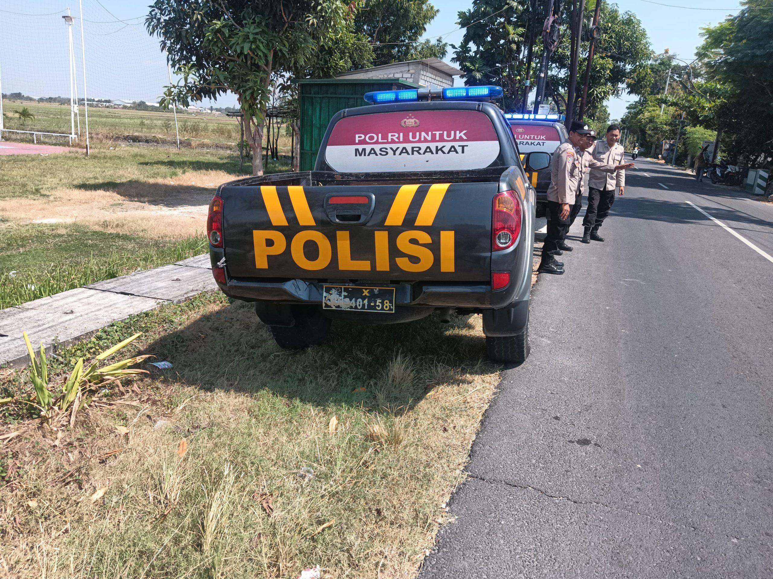 Perkuat Sinergi Lintas Wilayah, Polsek Dander Patroli Bersinggungan dengan Polsek Kapas di Desa Tapelan