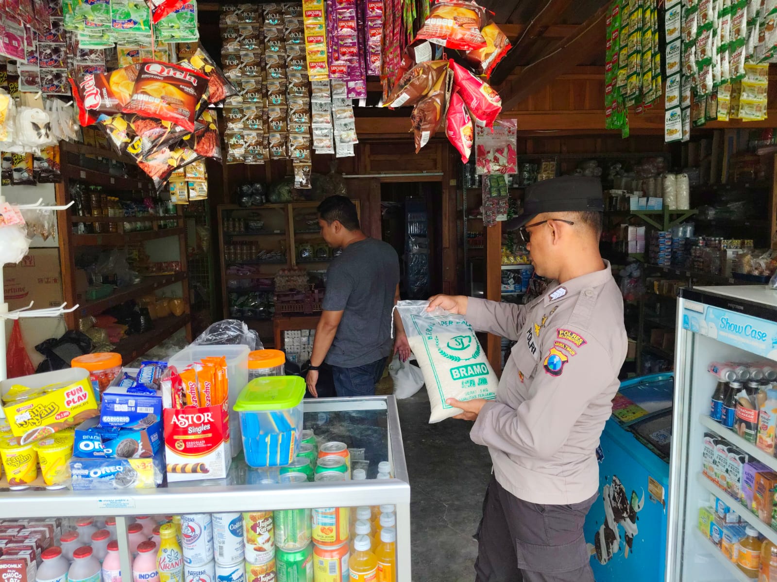 Polsek Sekar Lakukan Patroli Pastikan Harga Sembako Stabil