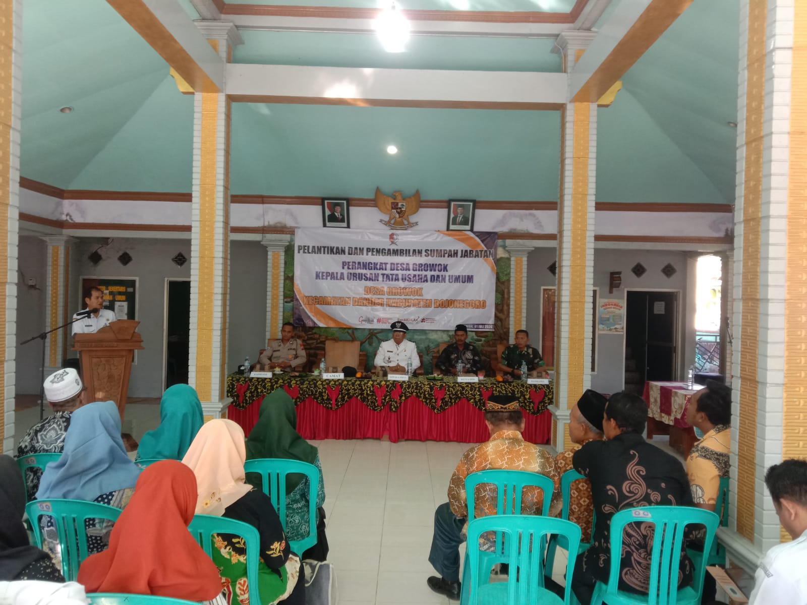 Bhabinkamtibmas Amankan Pelantikan Perangkat Desa Growok Jabatan Kaur Tata Usaha dan Umum