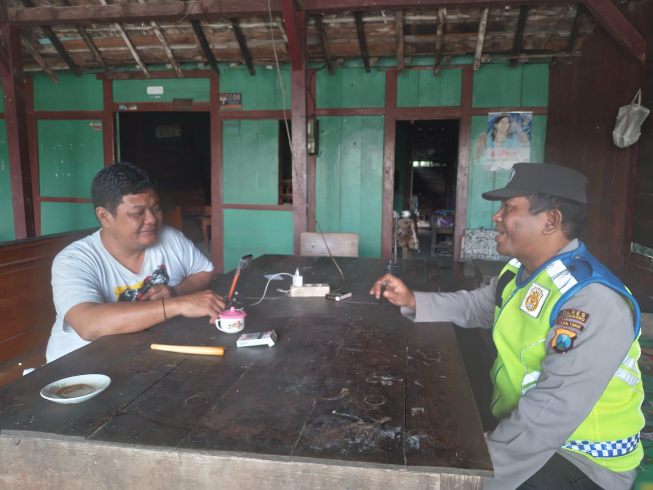 Kanit Binmas Polsek Gondang Sambang dan dialogis dengan warga Desa
