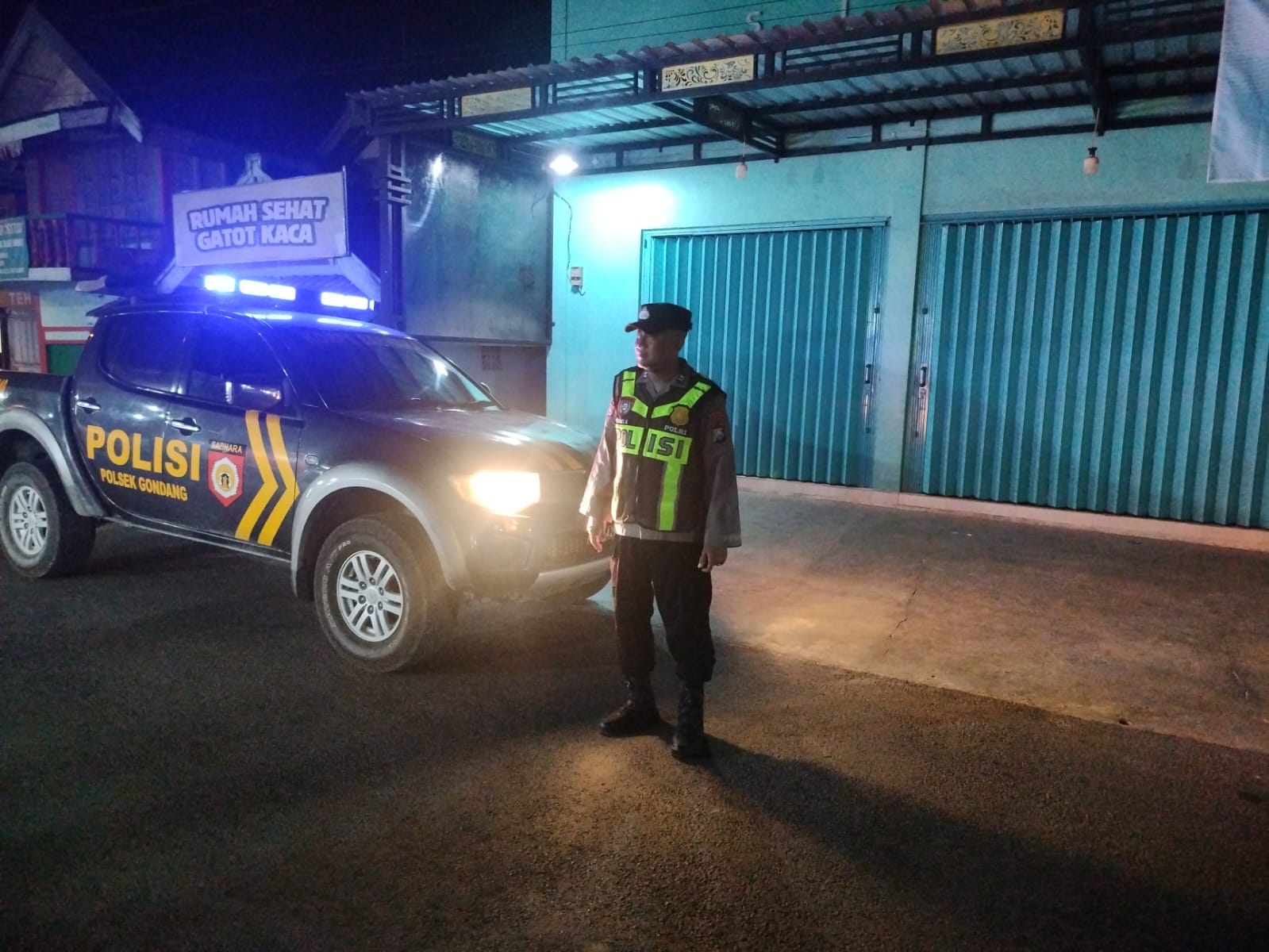 Antisipasi Gangguan Kamtibmas, Anggota Polsek Gondang Melaksanakan Patroli sapa malam Di Wilayah Kecamatan Gondang
