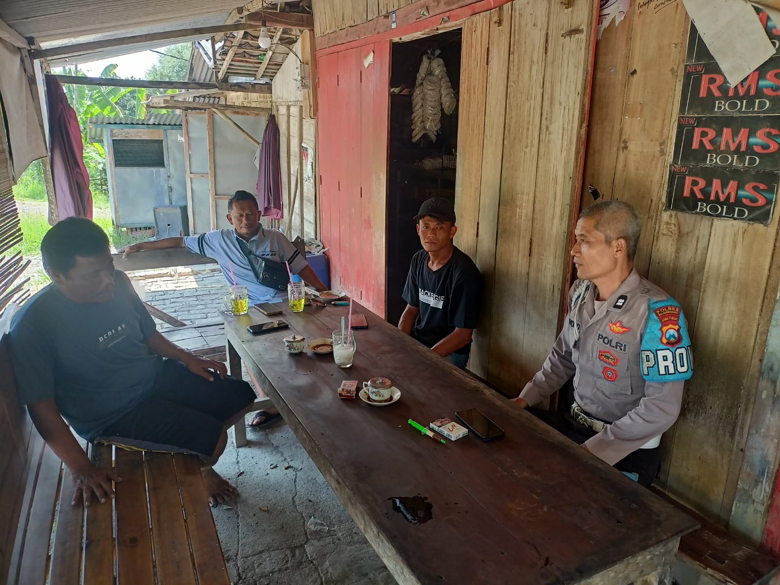 Polsek Margomulyo Giat Patroli Dialogis dan Memberikan Himbauan Kamtibmas