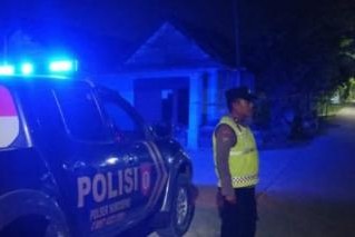 Piket jaga Polsek Sukosewu laksanakan Patroli Malam
