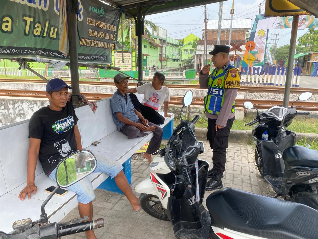 Bhabinkamtibmas Polsek Sumberrejo Patroli Dialogis Dengan Masyarakat Antisipasi 3C
