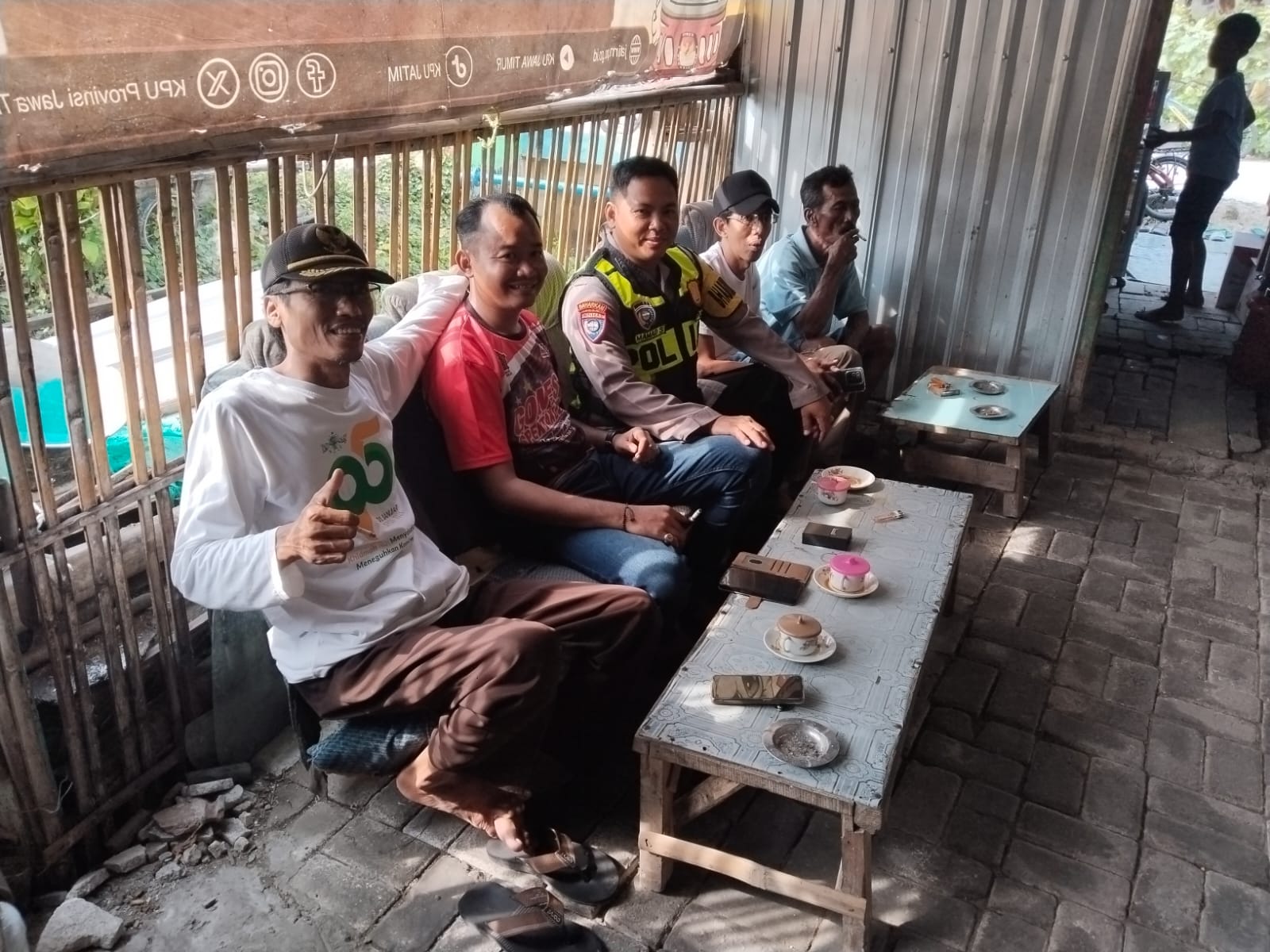Bhabinkamtibmas Polsek Kanor Laksanakan Giat Sambang Ke Tokoh Masyarakat