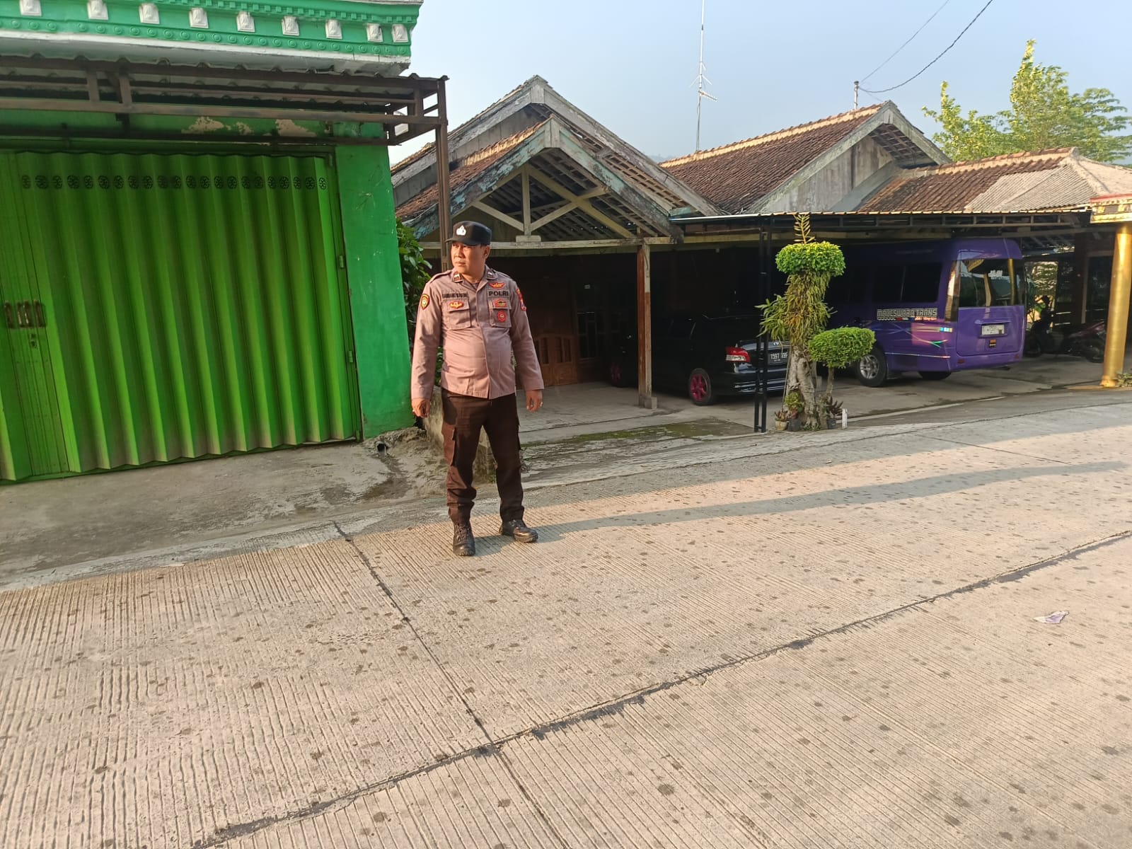 Ciptakan Kelancaran Lalu Lintas Pagi, Polsek Sekar Laksanakan Sapa Pagi