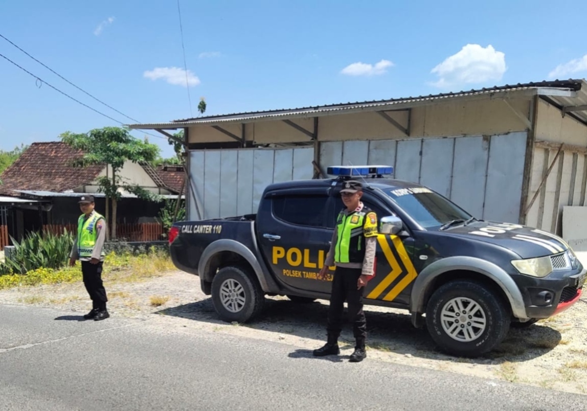 Cegah laka lantas Polsek Tambakrejo laksanakan pengaturan Pagi di jalur padat kendaraan