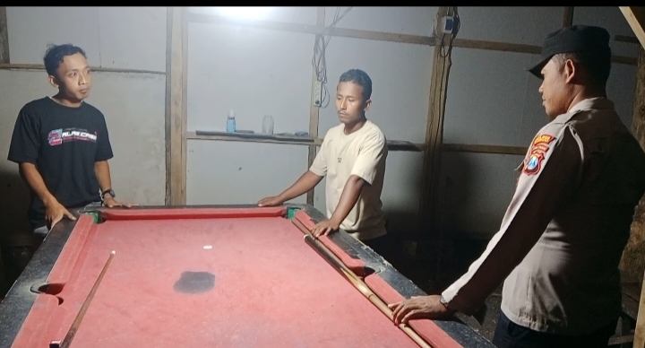 Bhabinkamtibmas Polsek Ngasem Sampaikan pesan Kamtibmas