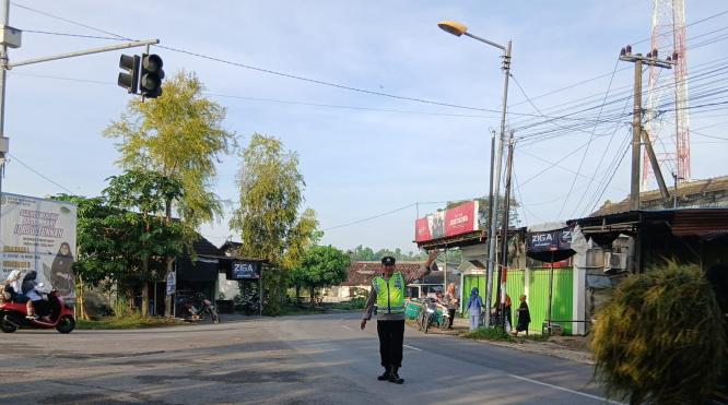Piket jaga Polsek Sukosewu laksanakan sapa pagi