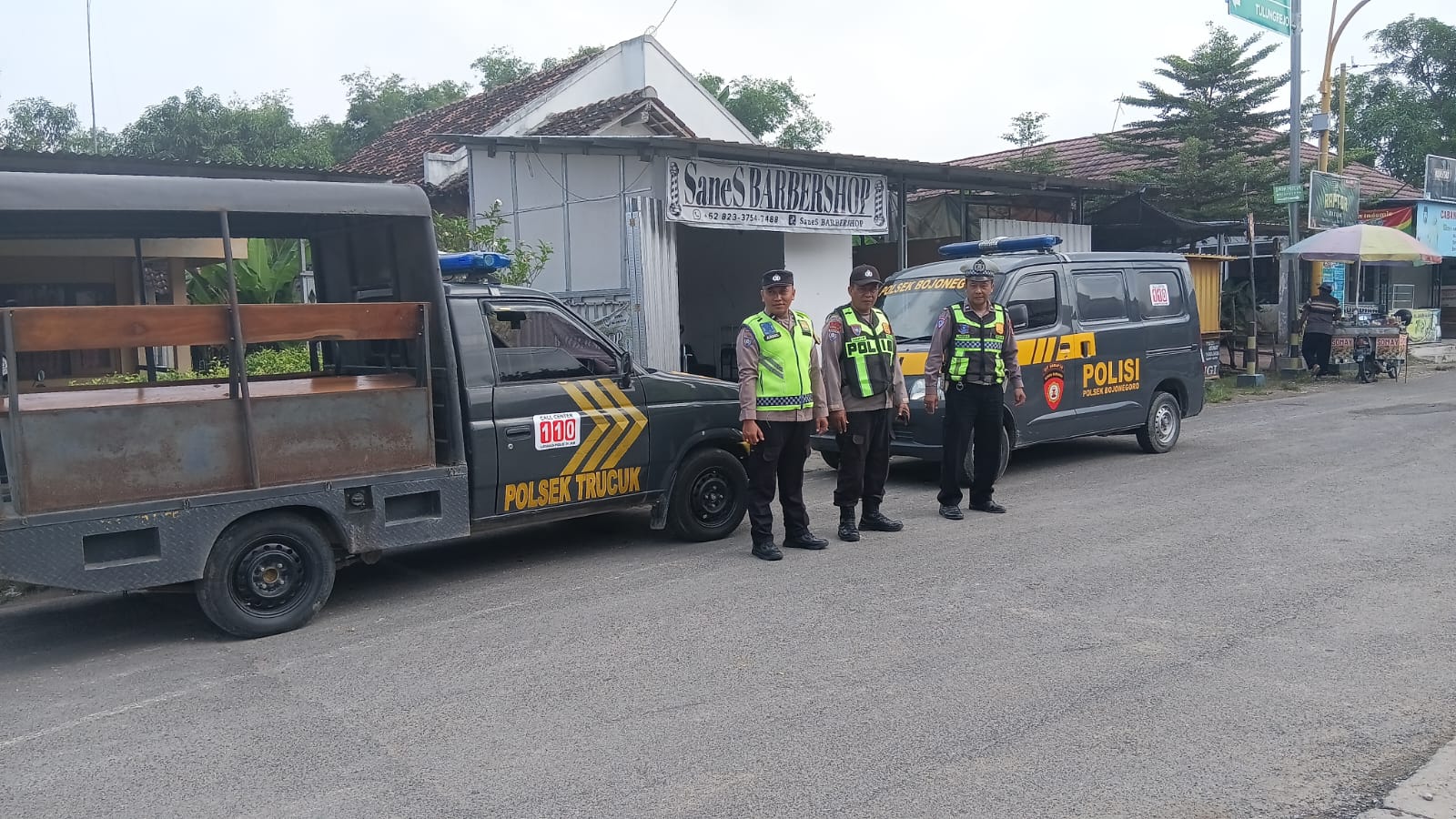 Patroli Bersinggungan Antisipasi Gangguan Kamtibmas Diwilayah Perbatasan